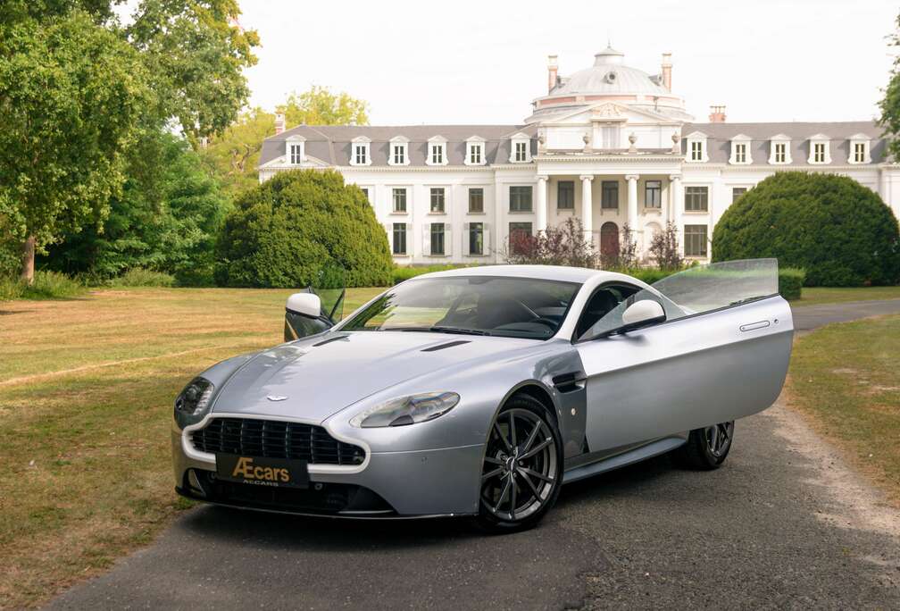 Aston Martin V8 N430  / SPORTSHIFT / SKYFALL SILVER / 36.000 KM