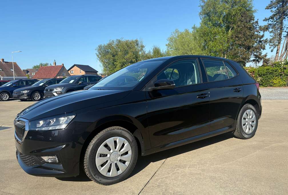 Skoda Fabia 1.0i Airco / Parkeersensoren / Nieuw   20 KM