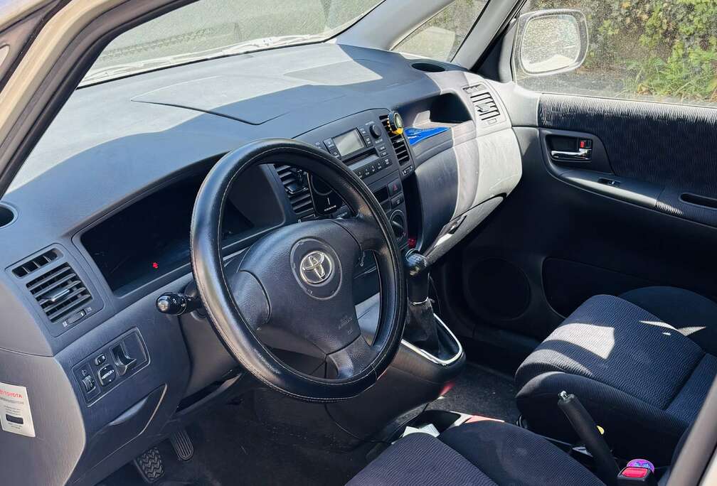Toyota 1.6i VVT-i 16v Linea Luna