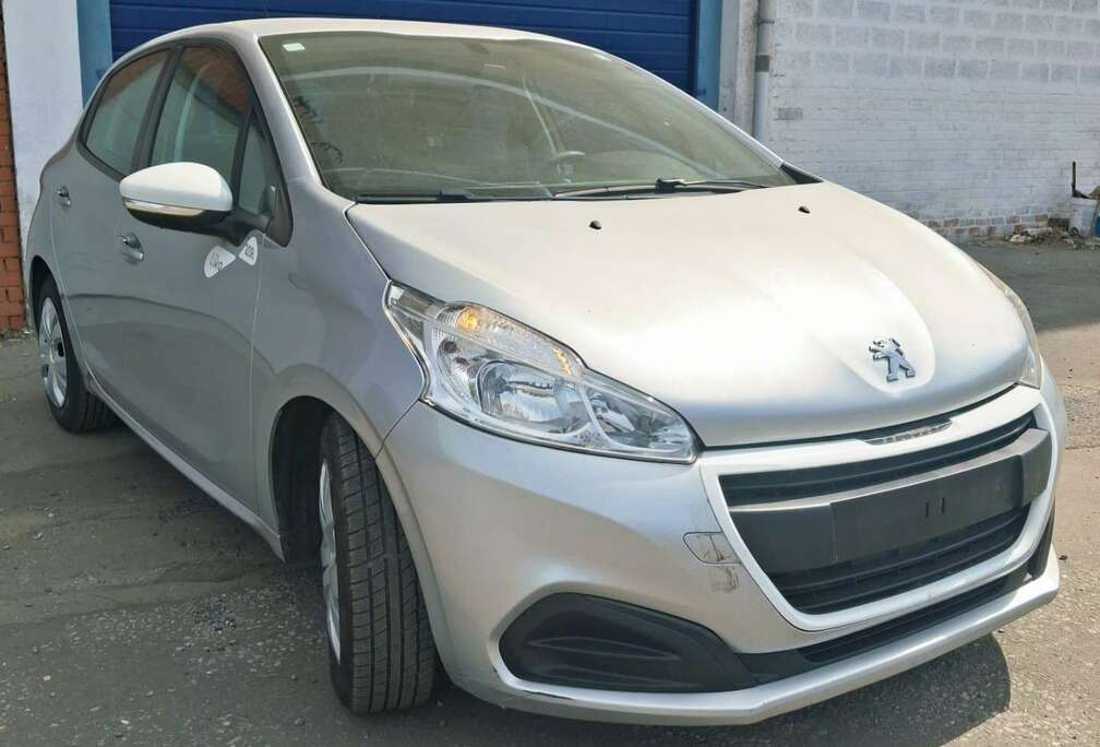 Peugeot 208 1.2i PureTech Like S
