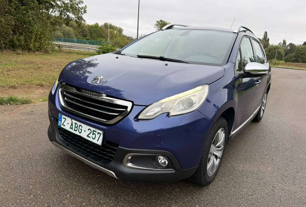 Peugeot 2008 1.2i  Allure S