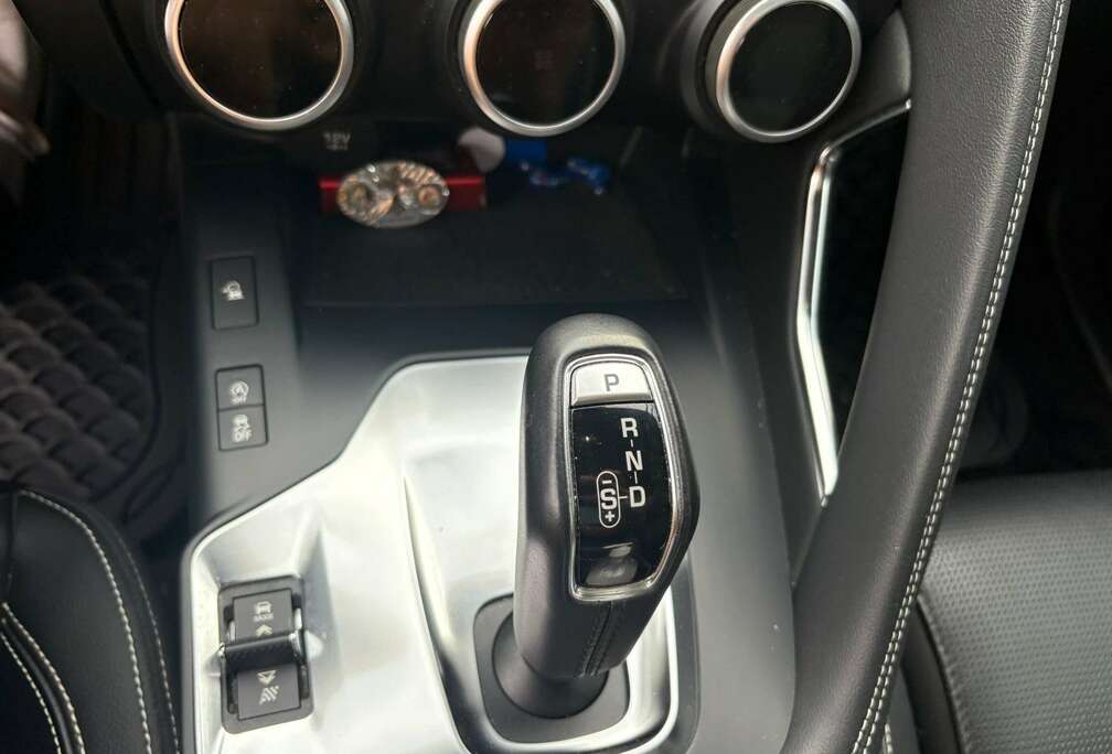 Jaguar 2.0 T MHEV AWD P200 SE