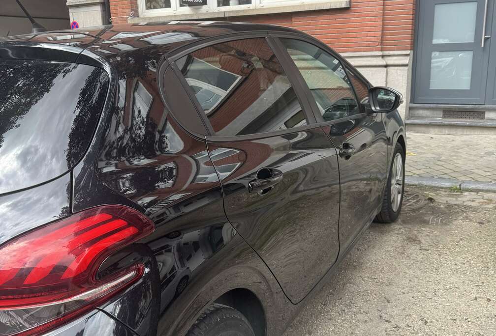 Peugeot 1.2i PureTech Signature S&S (EU6.2)