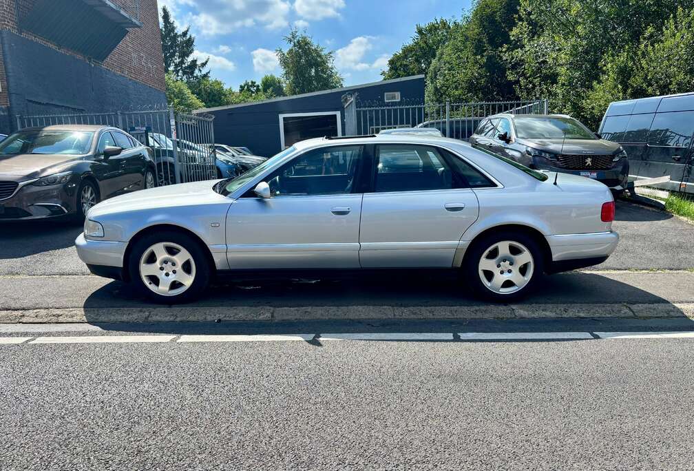 Audi 4.2i V8 Quattro \