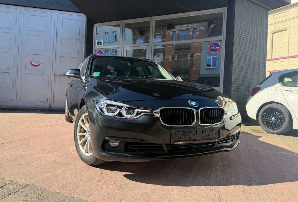 BMW GARANTIE - BOITE AUTO - 64990KM!! - PHARES LED - CRUISE CONTROL - CLIM BI-ZONE - NAVI - CAPTEURS AVANTS/ARRIERES
