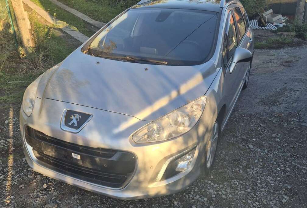 Peugeot SW 1.6 HDi 110ch FAP BVM6 Confort Pack