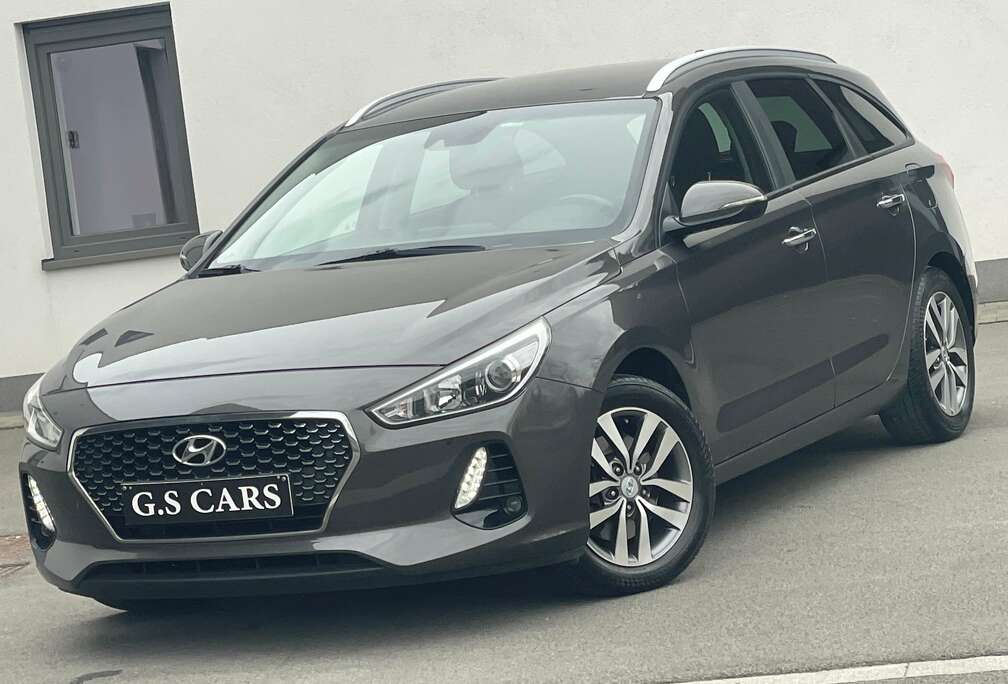 Hyundai break 1.4 essence clim, gps,..//garantie 12 mois//