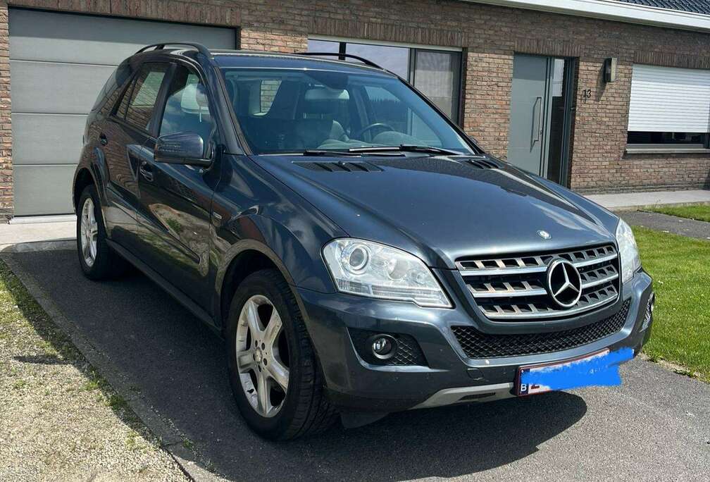 Mercedes-Benz ML 300 CDI 4Matic 7G-TRONIC DPF BlueEFFICIENCY