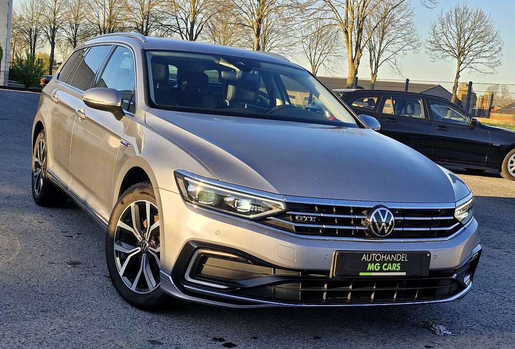 Volkswagen Passat GTE1.4 eHybrid PHEV Business DSG (EU6AP) ALCANTARA LEDER TREKHAAK LIGHT PACK COLOUR ADAPTIVE CRUISE CONTROL