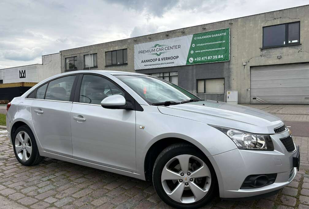 Chevrolet Cruze hatchback 1.8i LT / Automaat / 12 Maanden Garantie