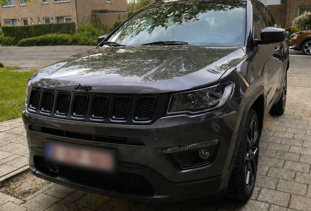 Jeep 1.3 Turbo 4x2 | Night Eagle Edition