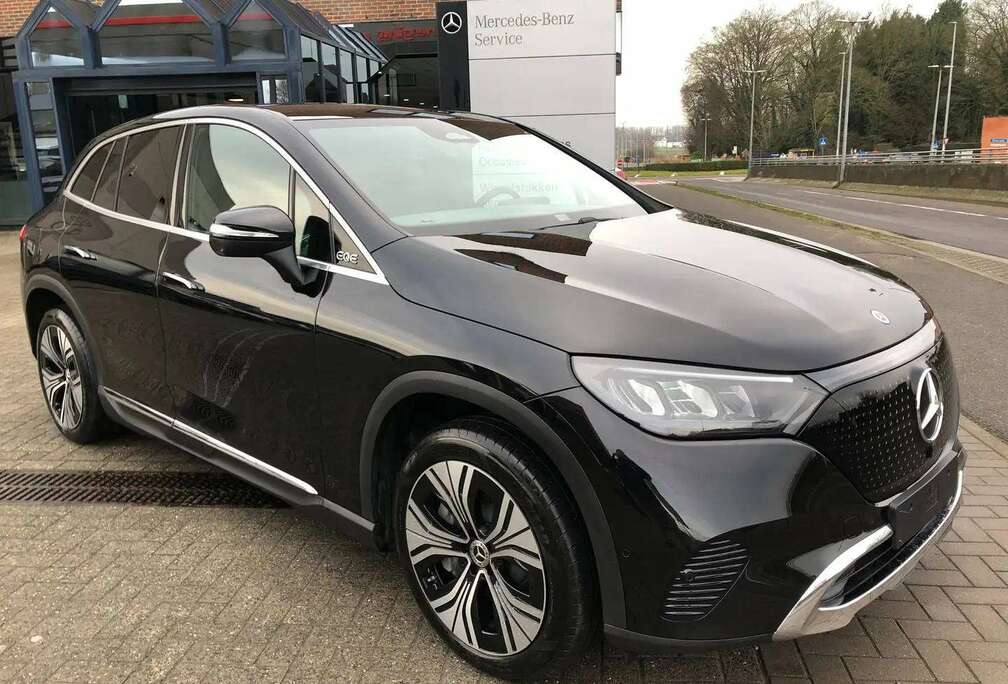 Mercedes-Benz EQE 350+ AMG-Line, Trekhaak, Schuifdak, 360° Camera, Distronic