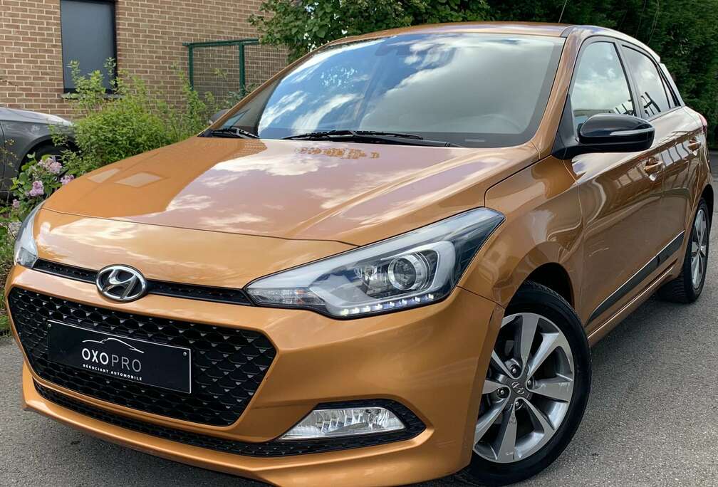 Hyundai 1.2i Blackline / Clim Auto / Cruise / LED / PDC /