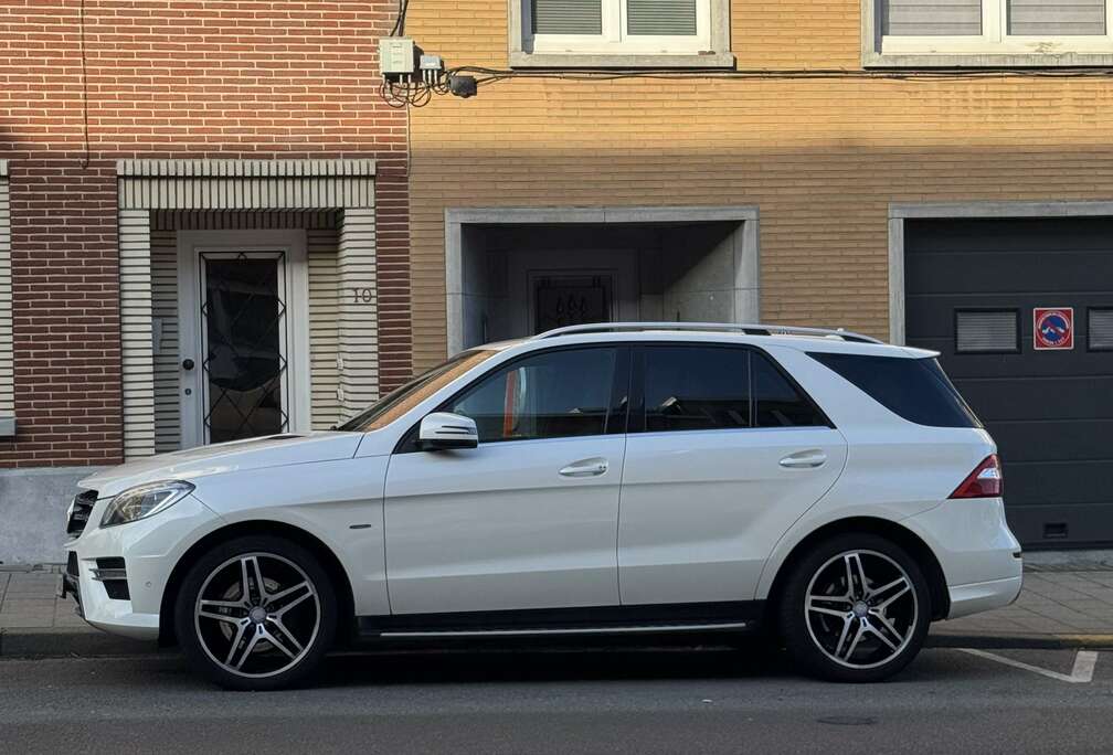 Mercedes-Benz BlueTEC 4MATIC 7G-TRONIC