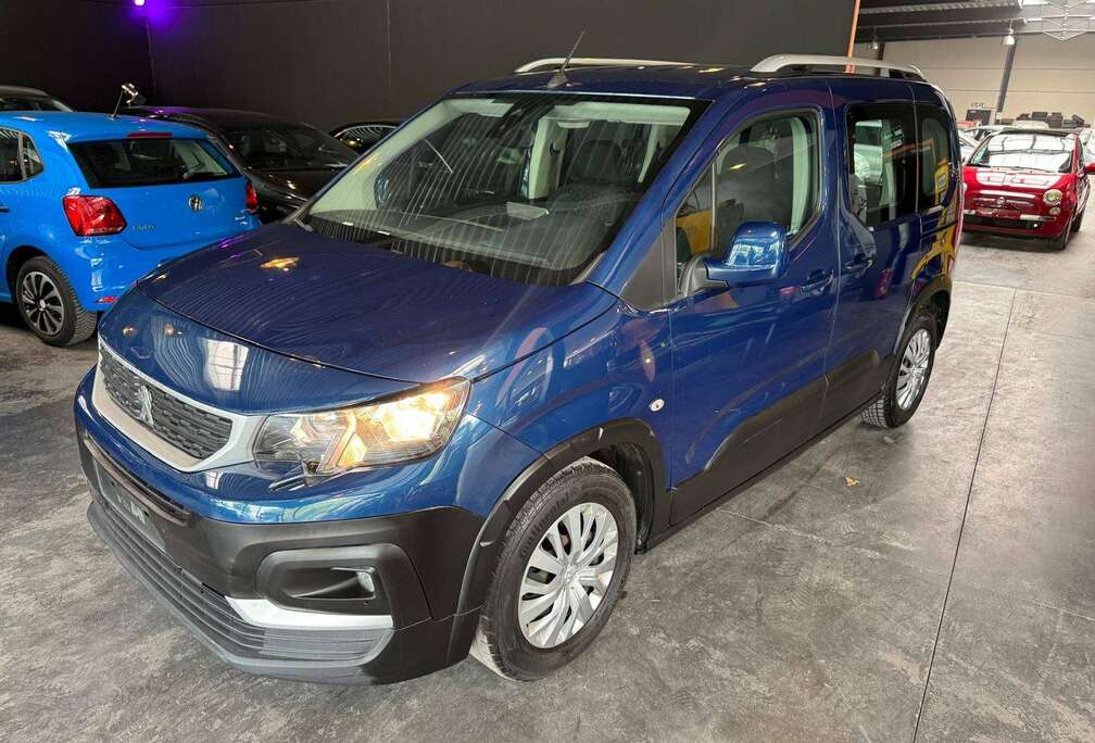 Peugeot 1.2 - A/C - NAVI - MEDIA/TEL - LIM/REG - CPTR