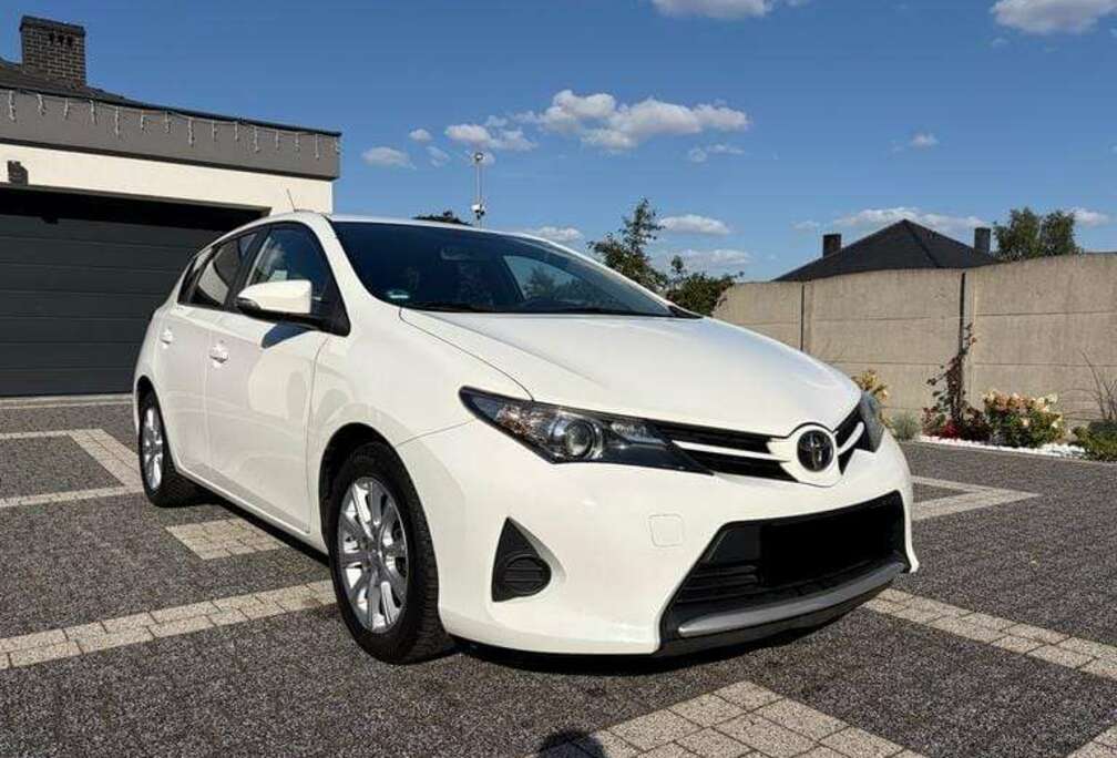 Toyota Auris 1.4i VVT-i Linea Luna Pack