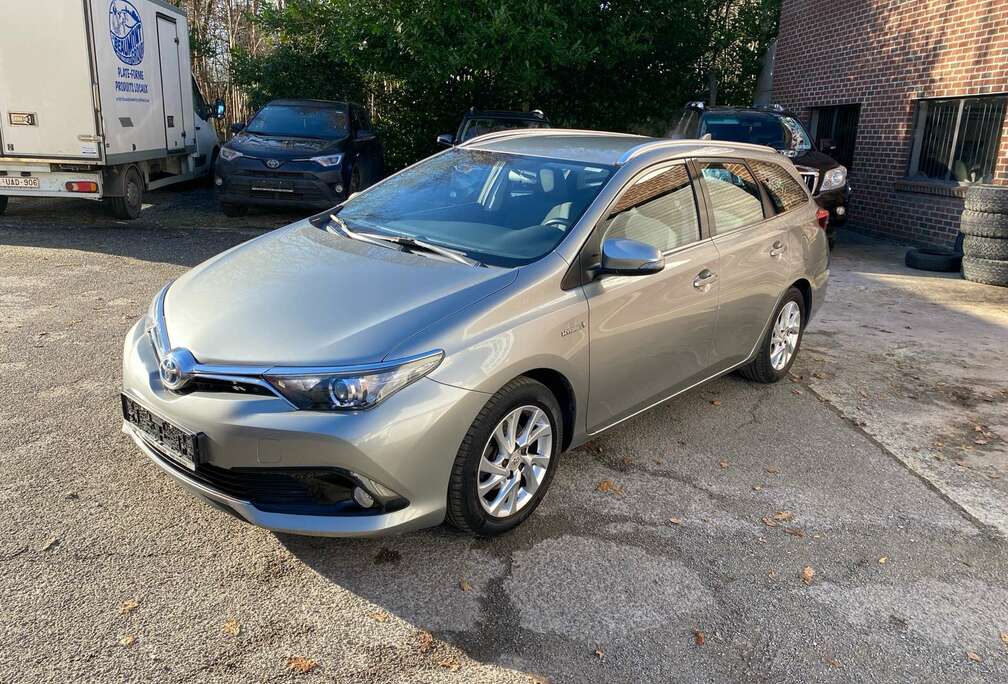 Toyota SW 1.8i HSD Comfort E-CVT