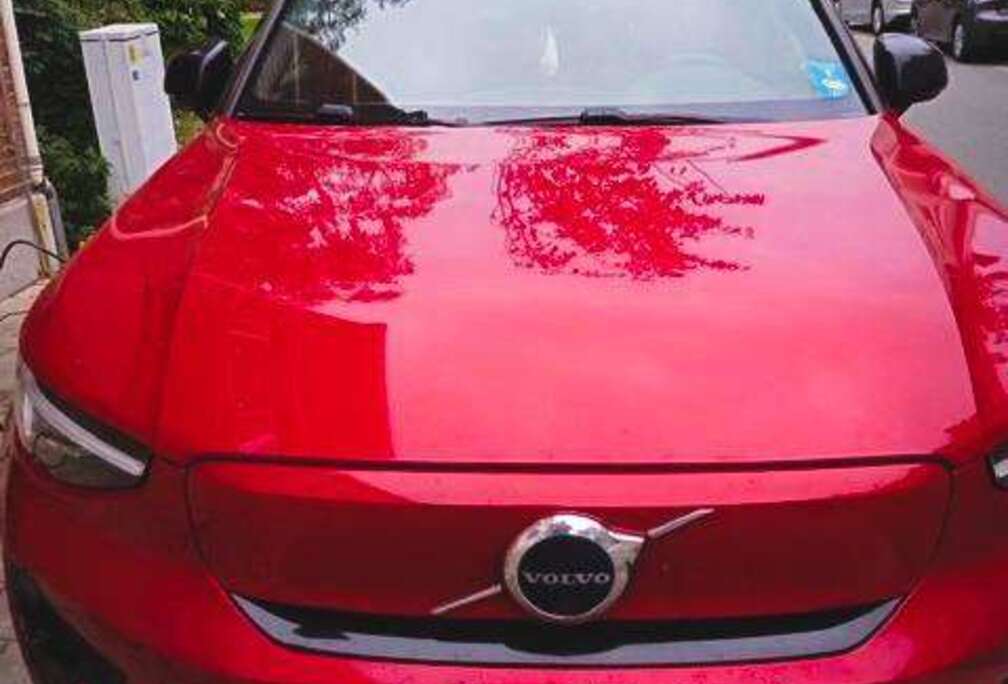 Volvo Recharge Twin Launch Edition