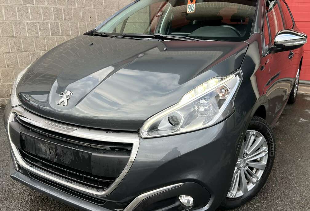 Peugeot 1.2i PureTech Style + CLIM + NAVI