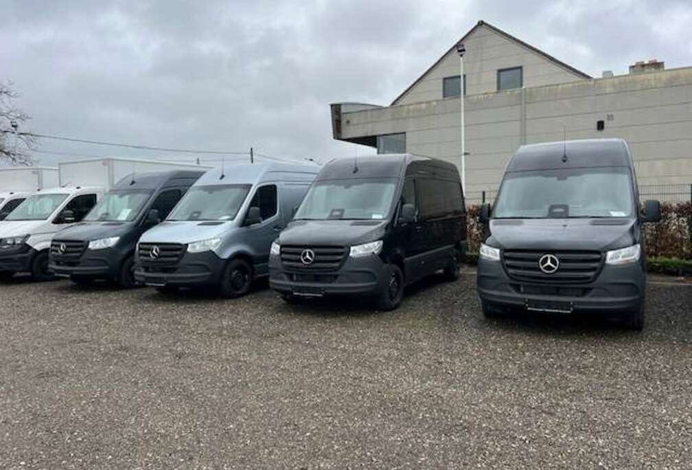 Mercedes-Benz 317 L2H2 ZWART TREKHAAK 3.5 T AUTOMAAT 46000 EXBTW