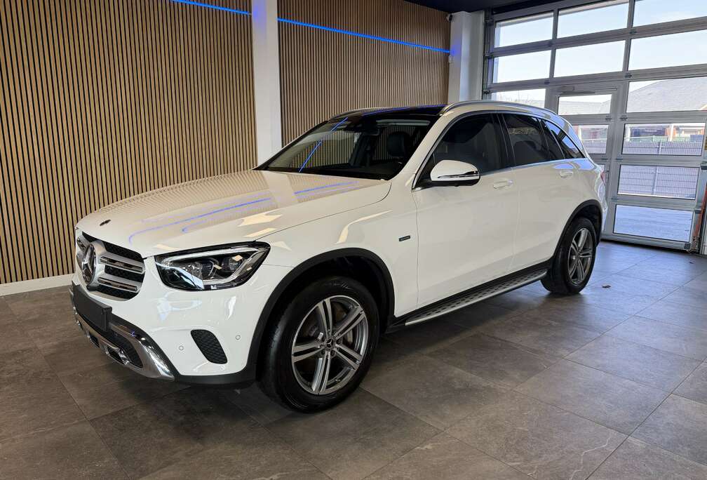 Mercedes-Benz GLC 300 e 4-Matic PHEV Trekhaak luchtvering pano