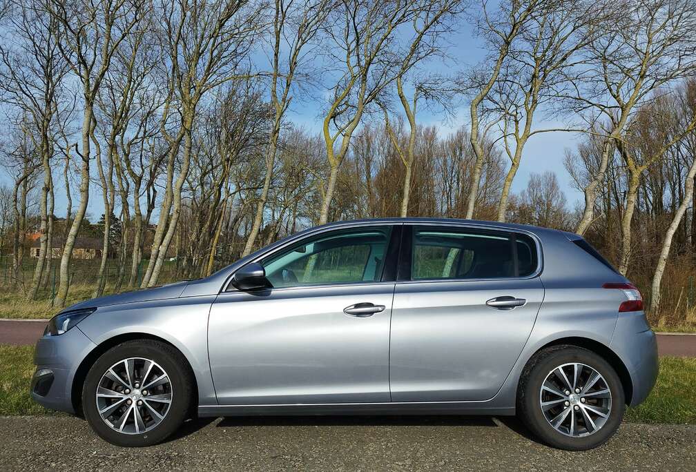 Peugeot 308 1.2 PureTech Allure STT