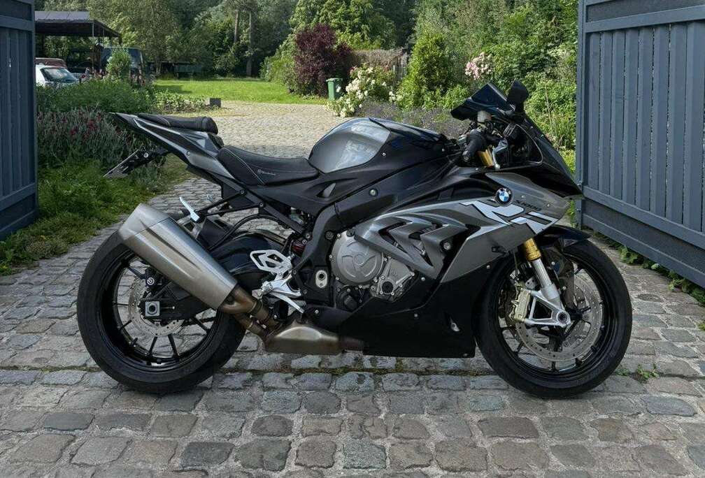 BMW *Granit-Grau/Black* @AelbrechtMotors