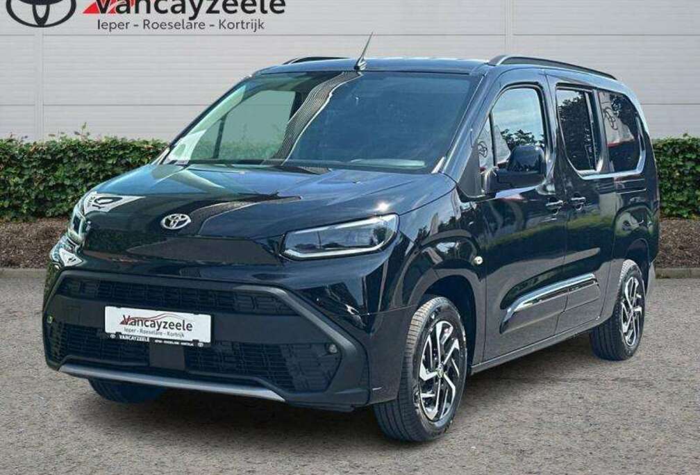 Toyota Family LWB+cam+gps+sens achter
