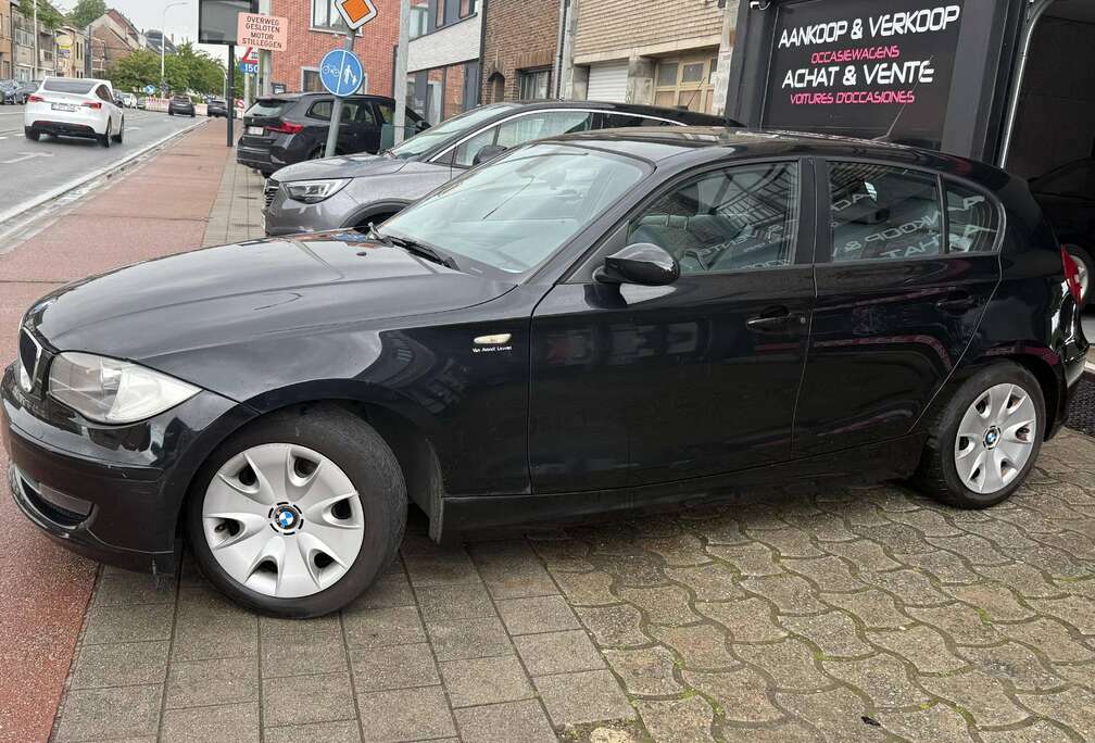 BMW 118i Très bon état 2ème Main Historique Car Pass Clim auto