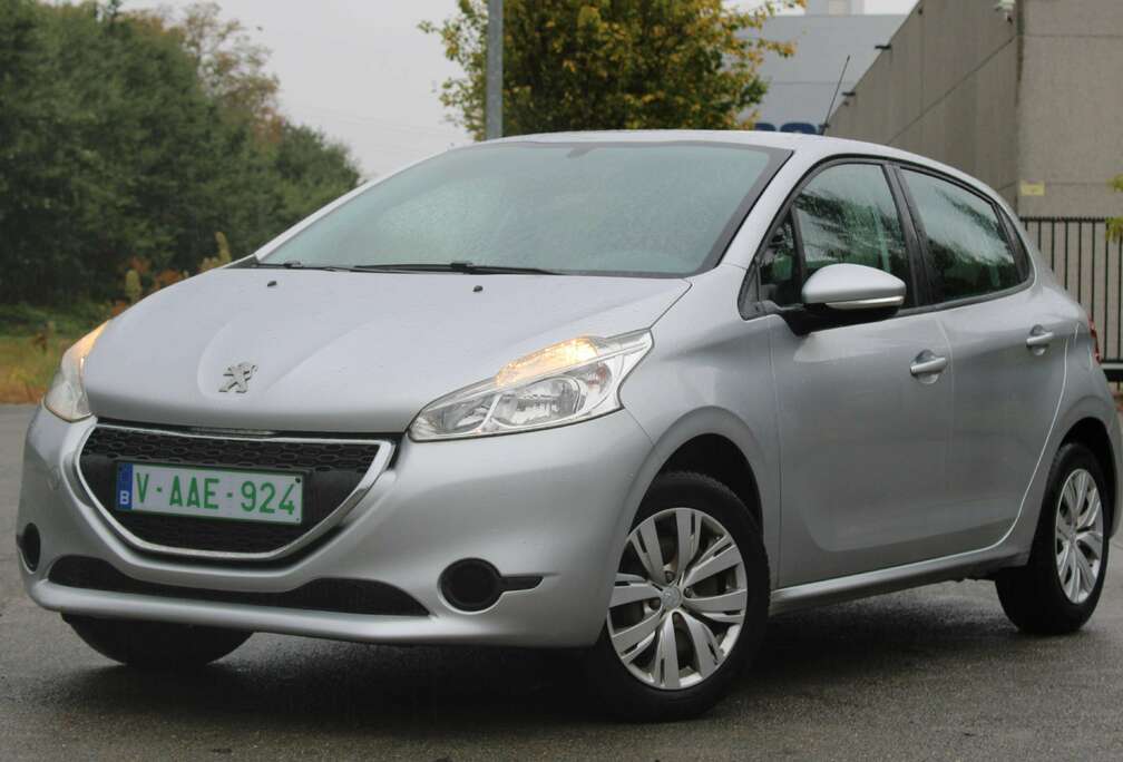 Peugeot 208 1.2i Active