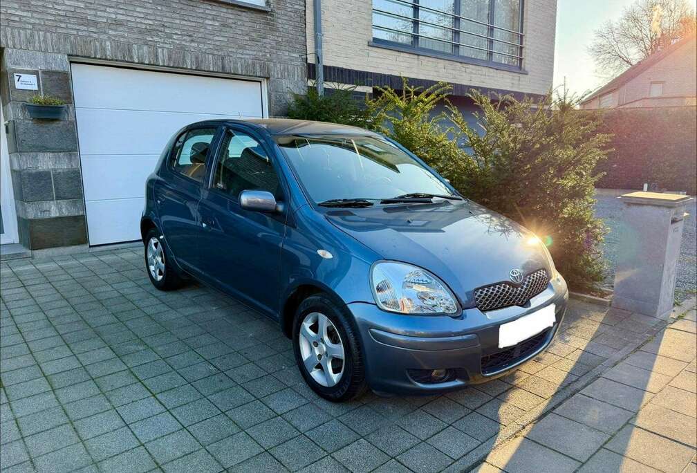 Toyota 65 VVT-i Bleue