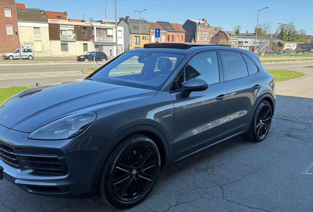 Porsche 3.0i V6 PHEV * PANO * CAMERA 360 * CARPLAY *