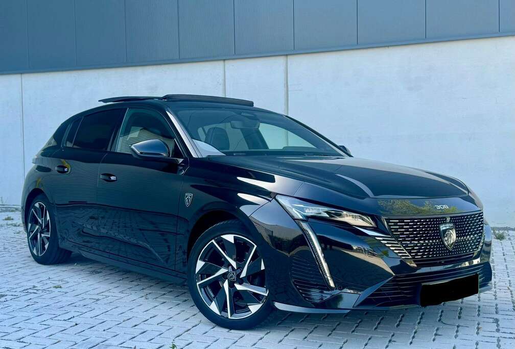 Peugeot 1.2i GT line / Full - Pano - 360 Camera - Massage