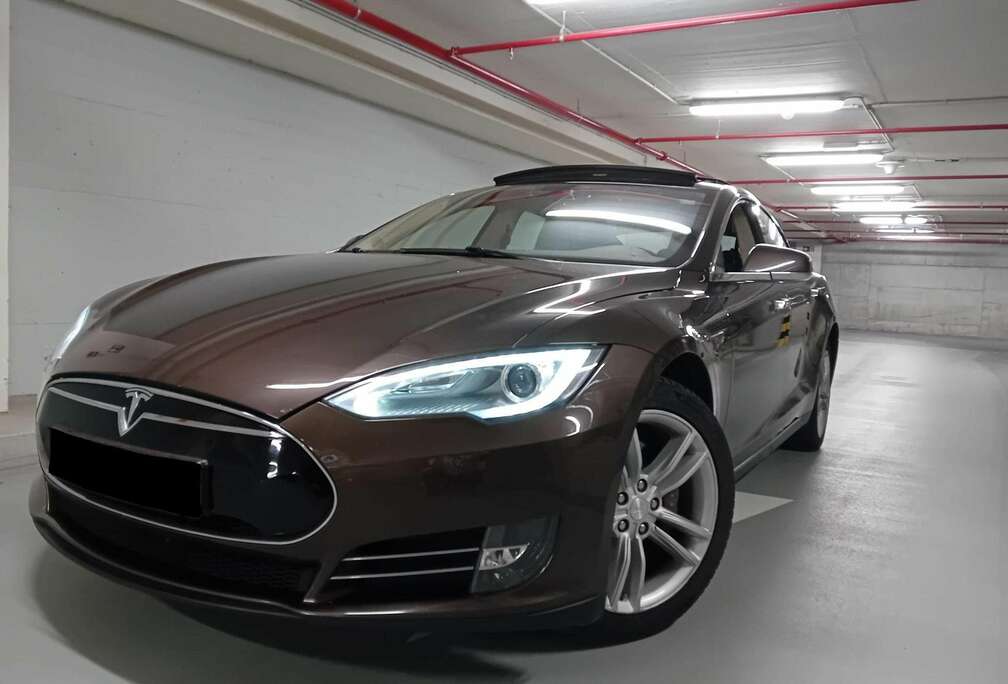 Tesla Model S Performance