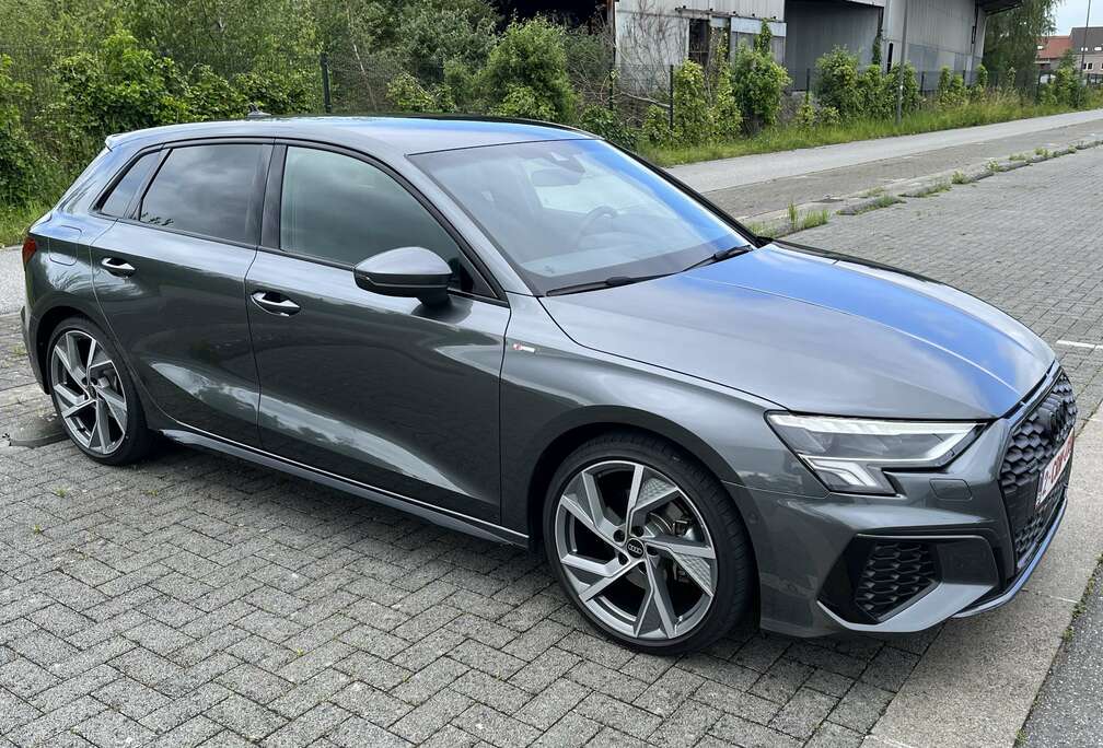 Audi 40 TFSI Sportback S Line quattro S tronic