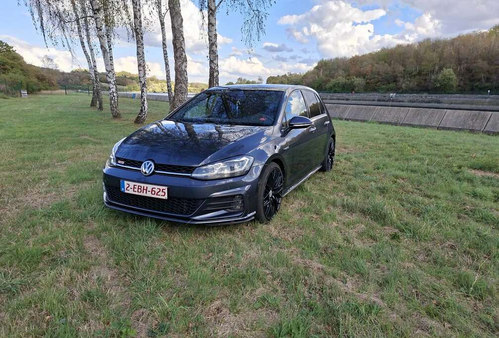 Volkswagen Golf 2.0 CR TDi BMT DSG