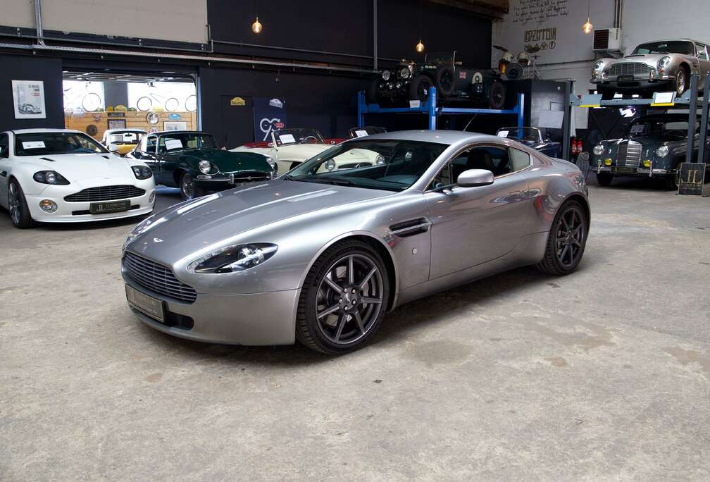 Aston Martin V8 Vantage