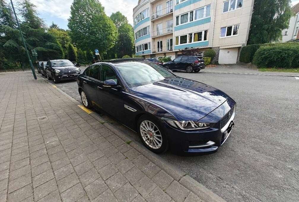 Jaguar XE+2.0+D+R-Sport