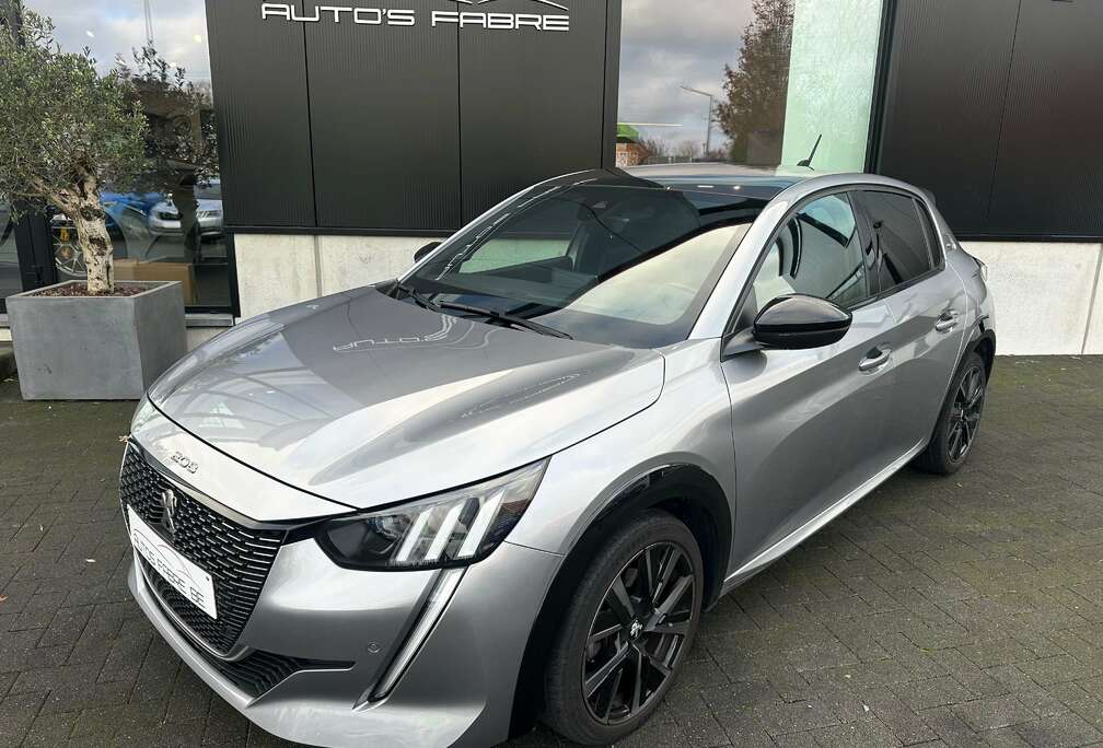 Peugeot 12i Benzine  Automaat 130pk  EAT8 GT Line Pano
