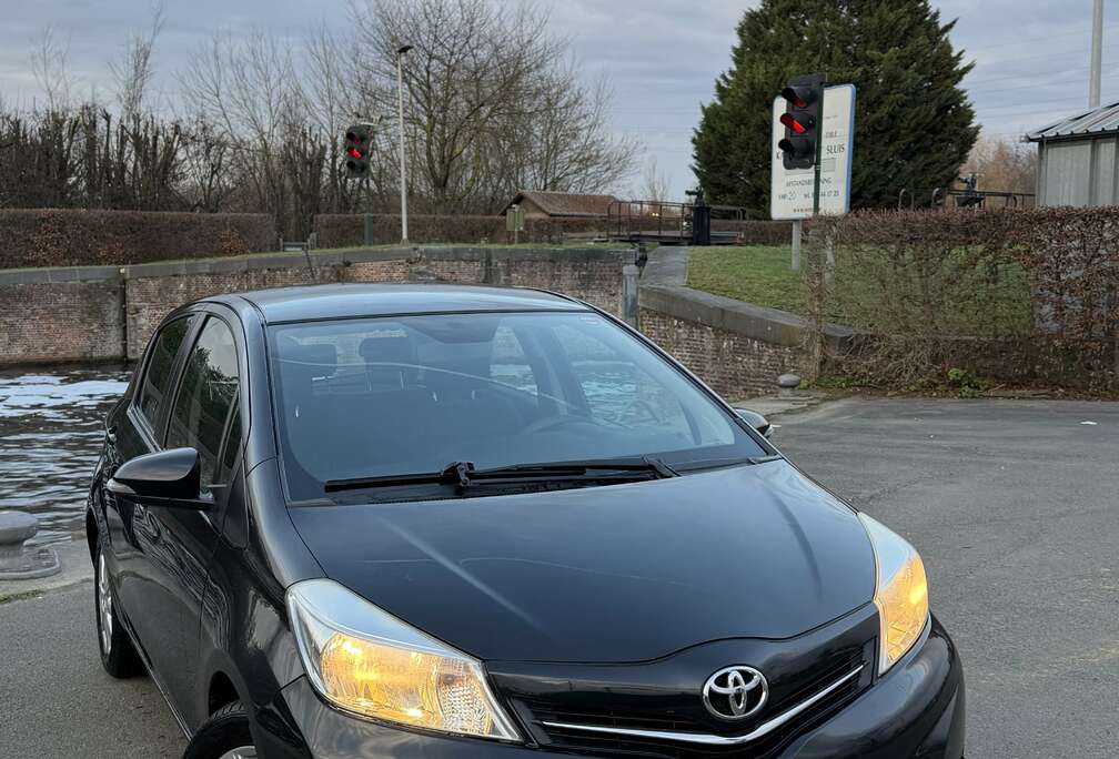 Toyota 1.3 essence / 1er main