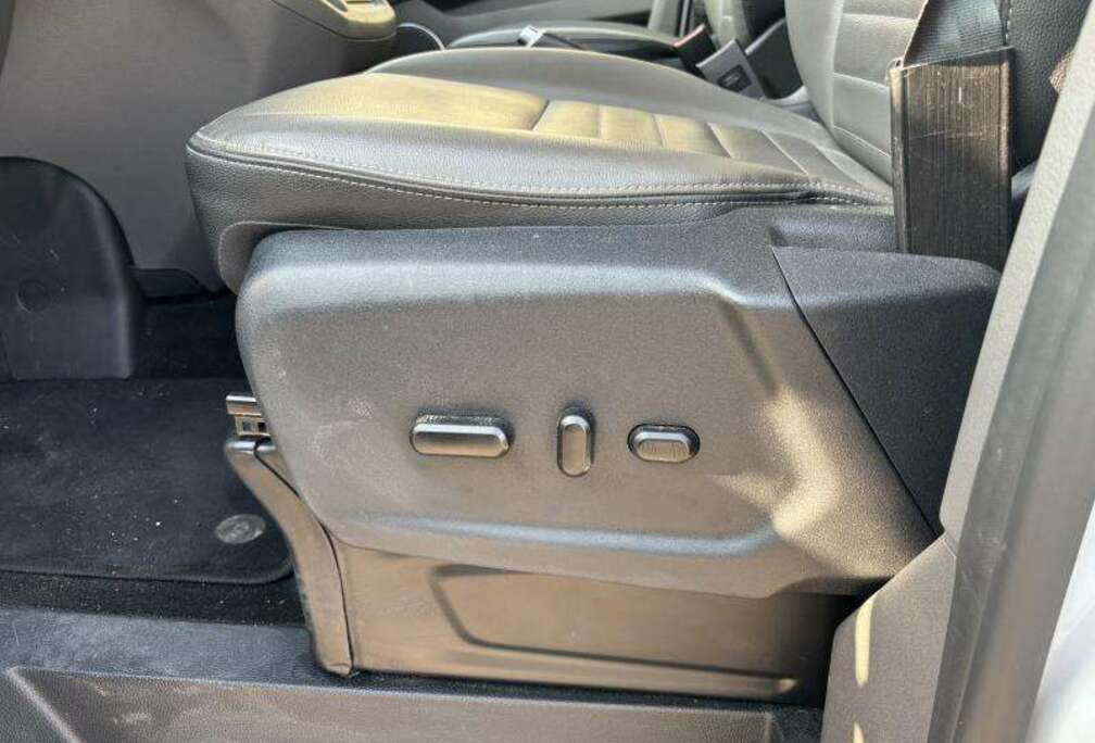 Ford 170PS - DIESEL - 8 PLACES