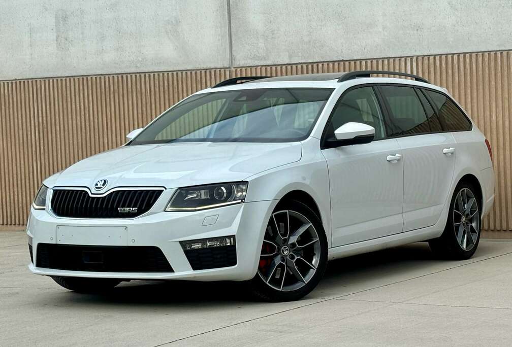 Skoda SW RS 2.0 CR TDi DSG Cuir clim Pano Gps Led Key