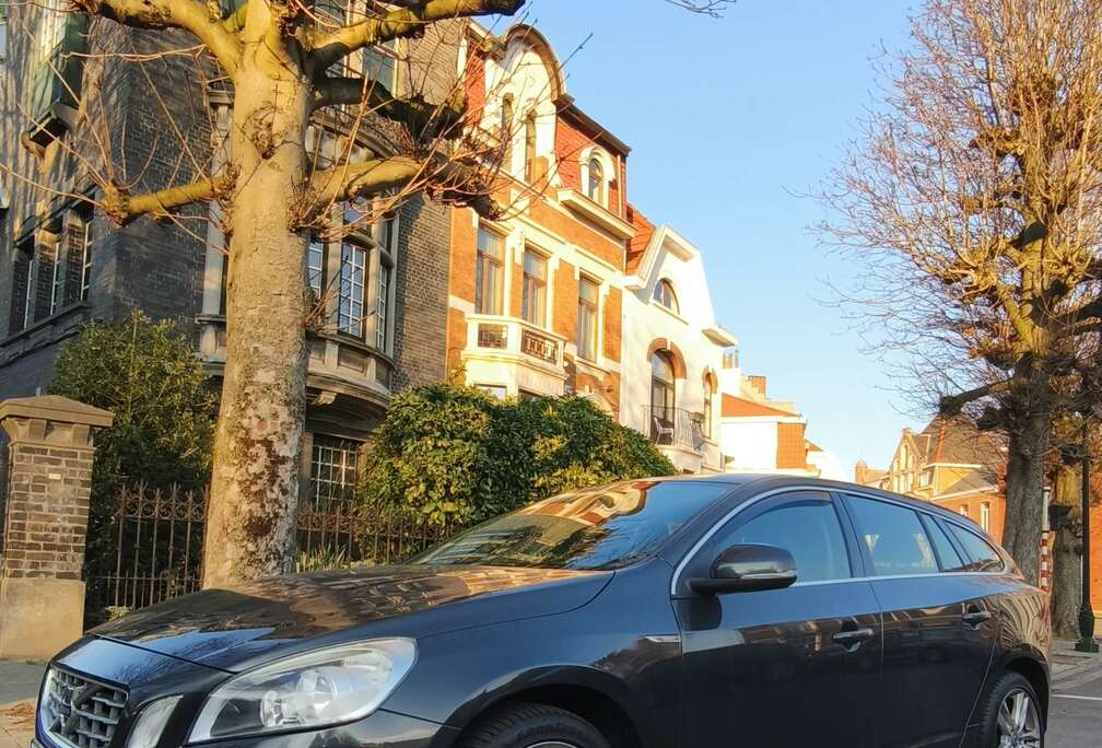 Volvo V60 2.0 T5 Momentum Powershift