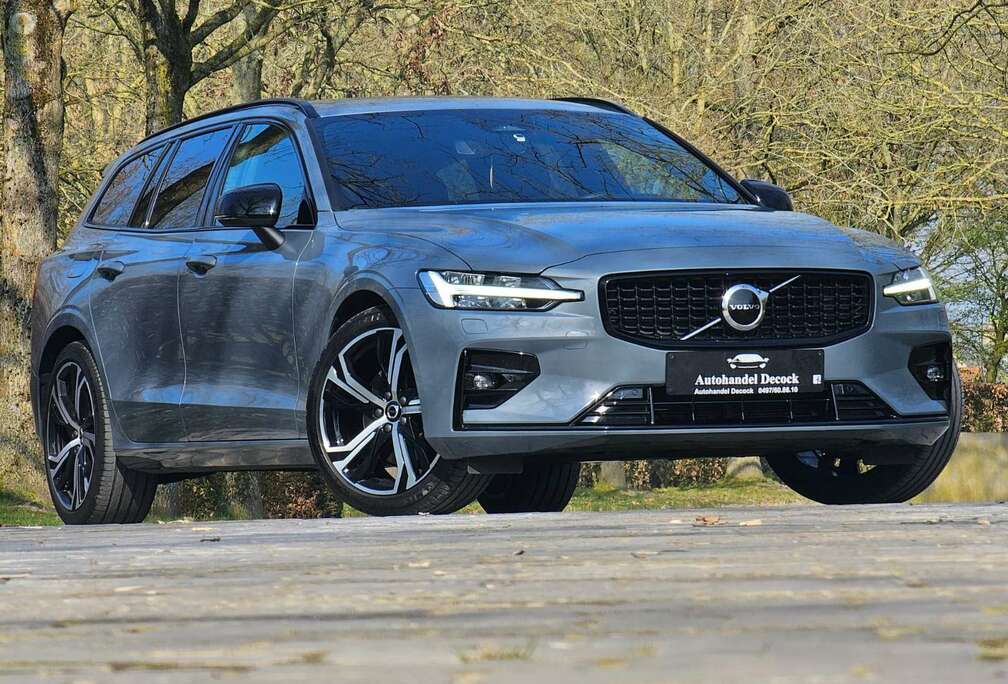 Volvo V60 2.0 B4 MHEV R design Ultimate Dark  CAMERA