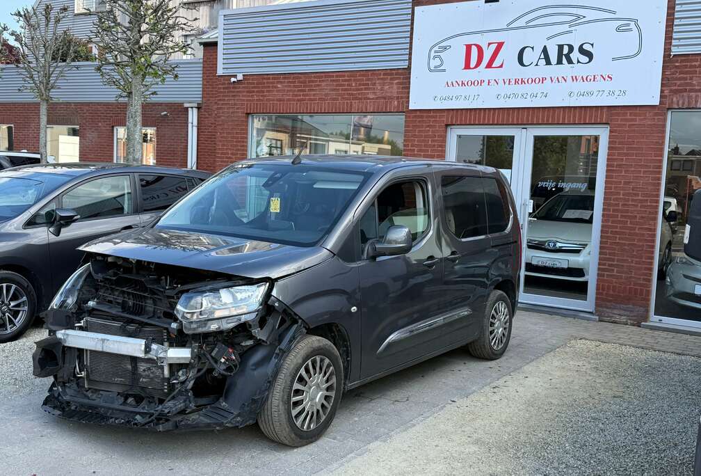 Toyota 1.5D 102PK SCHADEWAGENACCIDENTÉE