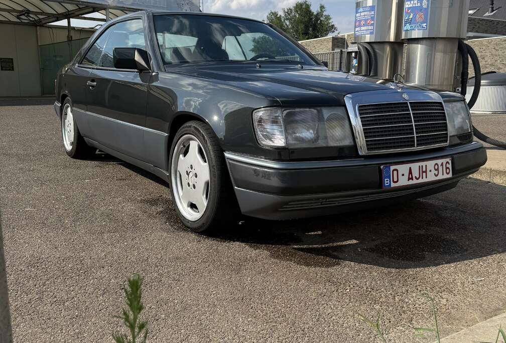 Mercedes-Benz W124 CE300 24V