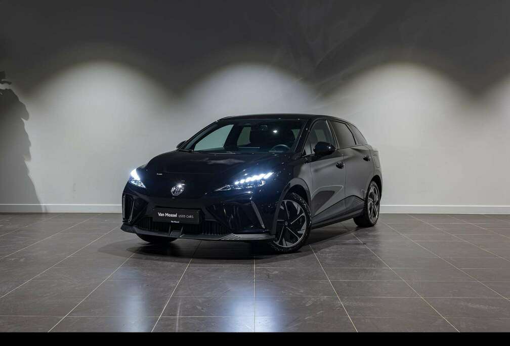 MG 64 kWh Luxury Luxury  Carplay  ACC  LED  360 C
