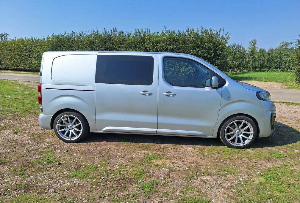 Peugeot 2.0 BlueHDi L2 Standard Premium Pack S&S