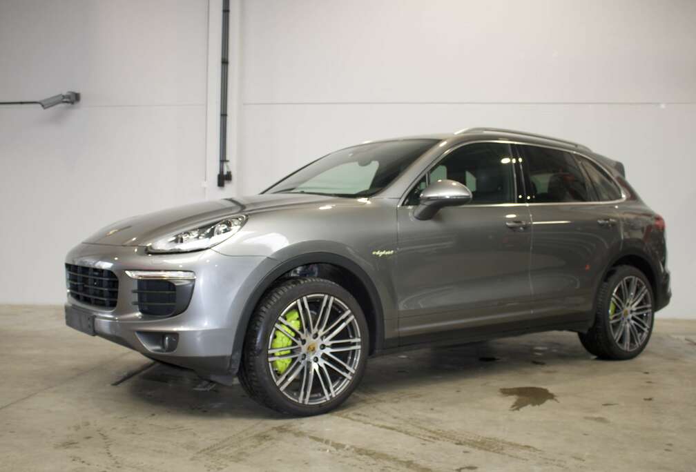 Porsche 3.0i V6 Hybrid Tiptronic S