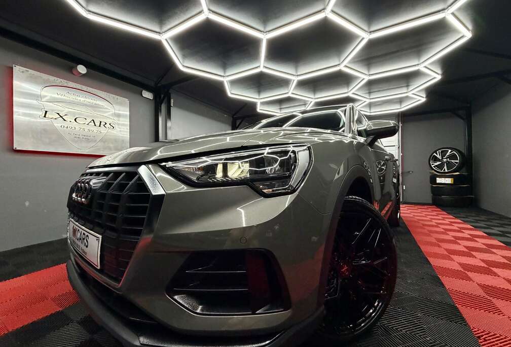 Audi AUDI Q3 * LOOK SLINE*CAR-PLAY*LED